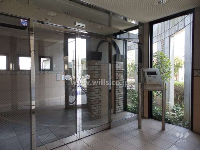 エントランスホール（オートロック付き）