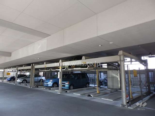 敷地内駐車場（屋内機械式立体駐車場）