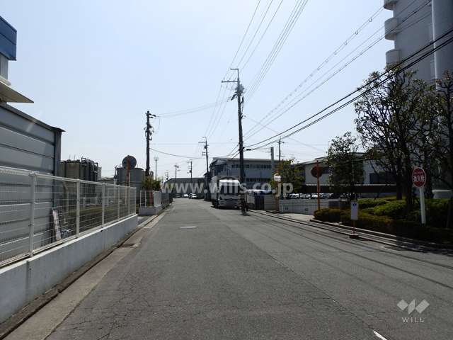敷地西側前面道路