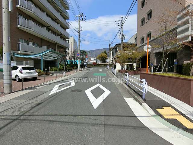 敷地南西側の前面道路