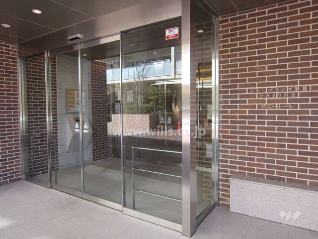 サニーホールの出入り口