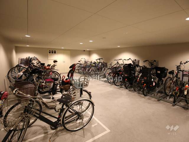 駐輪場も屋内にあります。