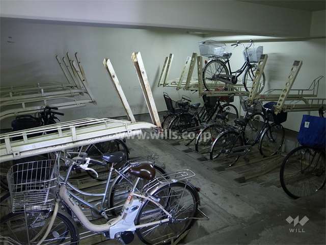 屋内にある駐輪場