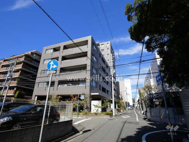 敷地東側の前面道路