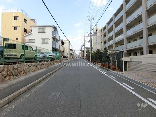 敷地北側の前面道路