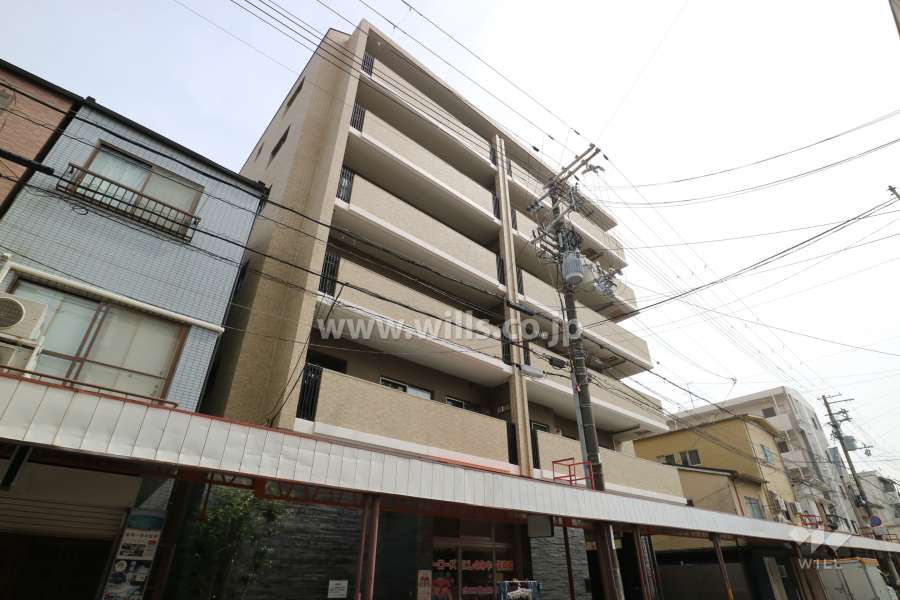 プレサンスロジェ甲子園口の外観（北西側から）
