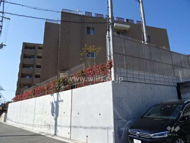 エヌヴィ西岡本レジデンスの外観（北東側から）