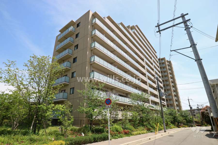 シンフォニア新千里南町ガーデンズA棟の外観(北西側から)
