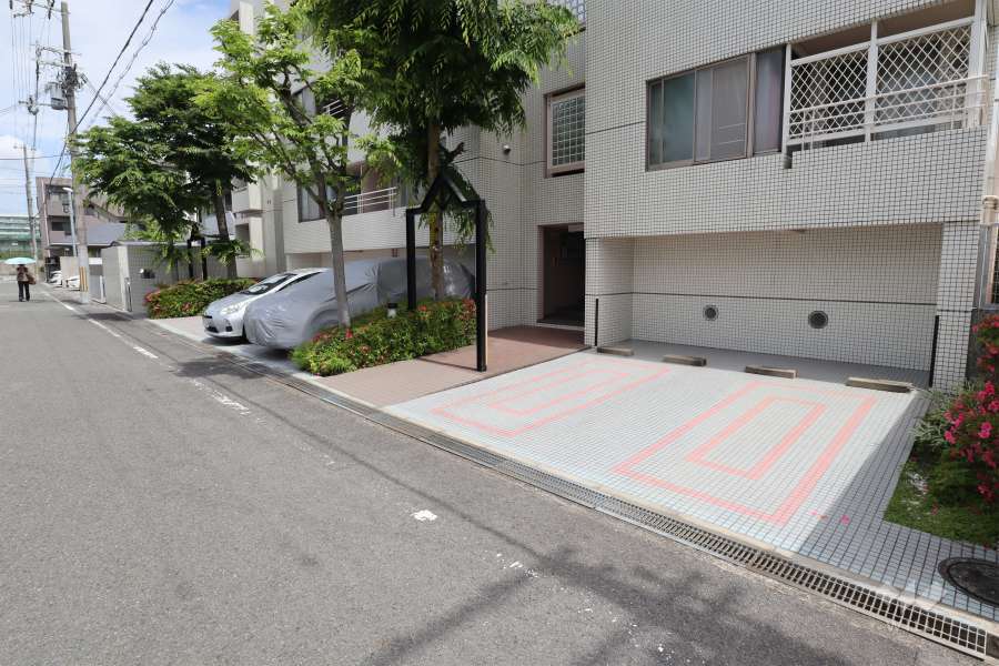 敷地内駐車場（屋外平面式）
