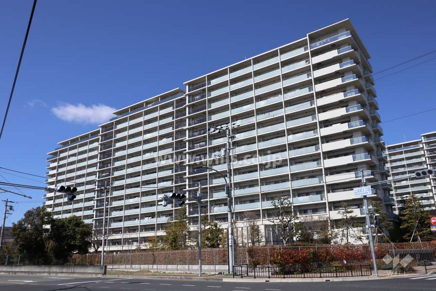 プラウドシティ塚口マークフロントの外観(南東側から)