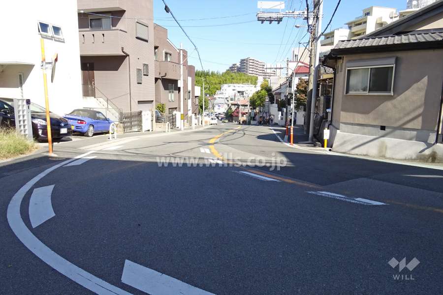 敷地北東側の前面道路