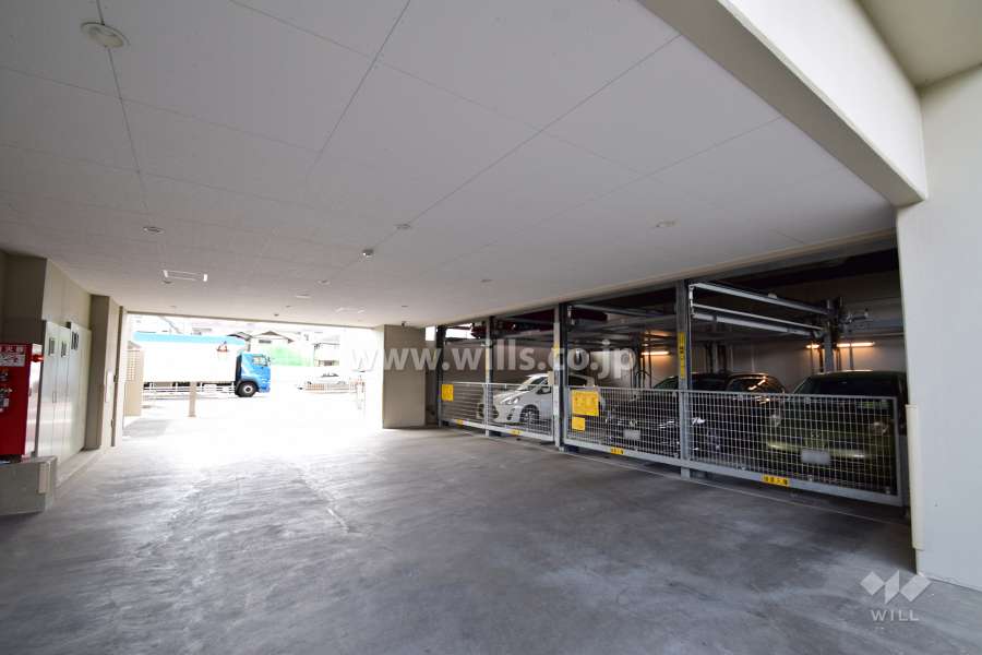 敷地内駐車場（屋内機械式）