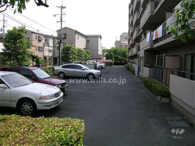 敷地内の駐車場