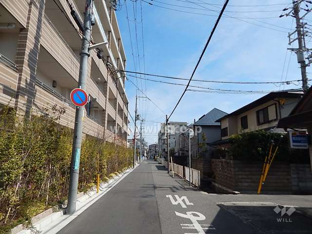 敷地南側の前面道路