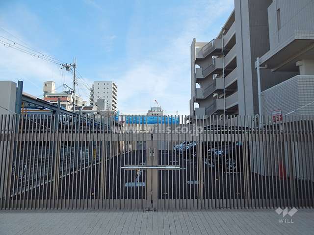 敷地内駐車場（屋外機械式と屋外平面式）