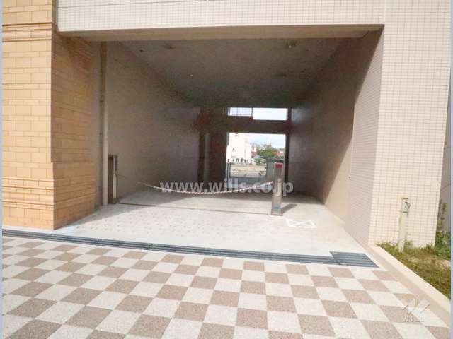 駐車場出入口（ゲート付き）