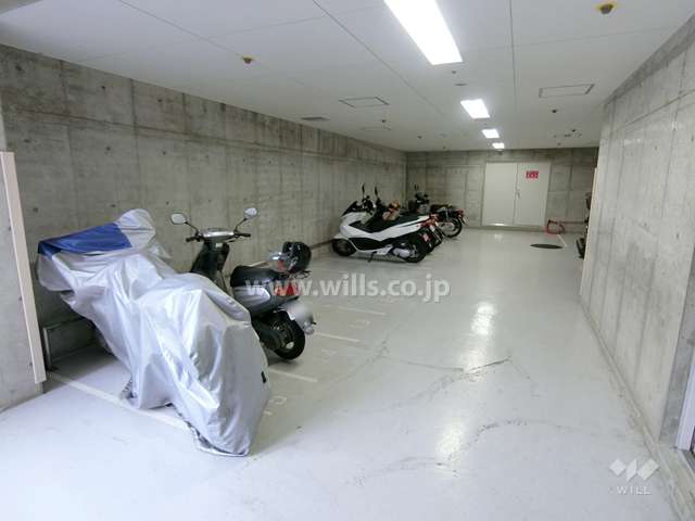 バイク置き場