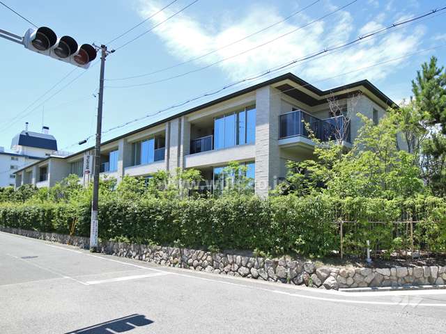 プラウド芦屋平田町の外観（北東側から）