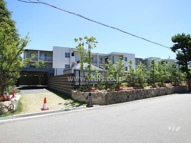 プラウド芦屋平田町の外観（北西側から）