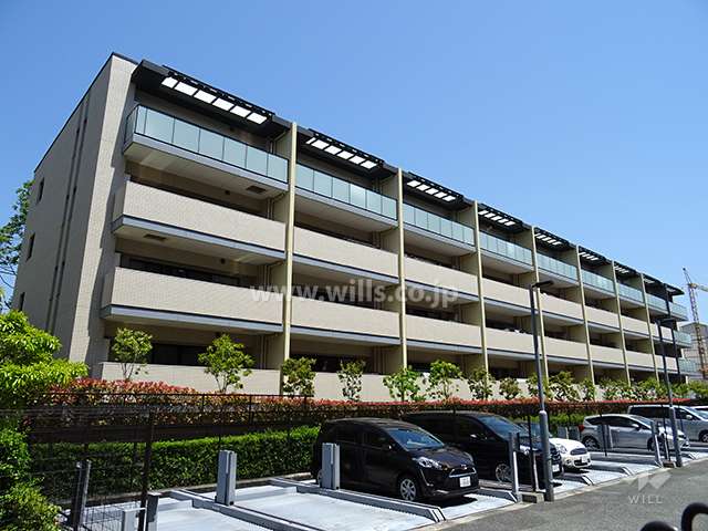 パークホームズ北千里の外観（南西側から）