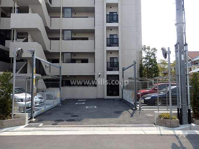 駐車場の出入り口