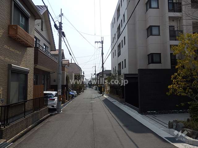 敷地東側の前面道路