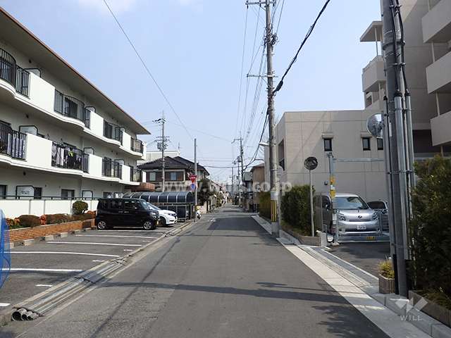 敷地北側の前面道路