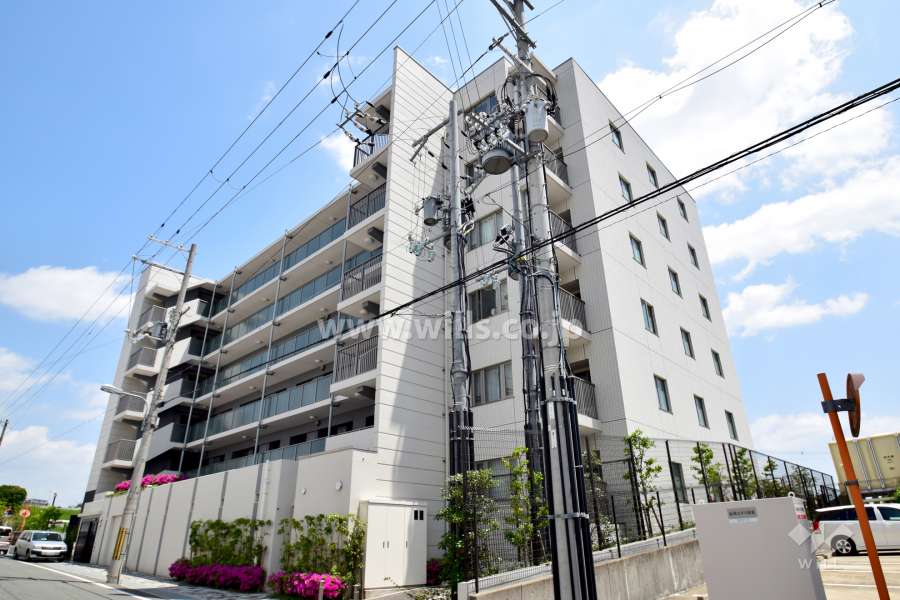 ヴィフ江坂垂水町の外観（西側から）