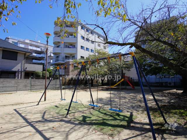 敷地の北側には公園があります。