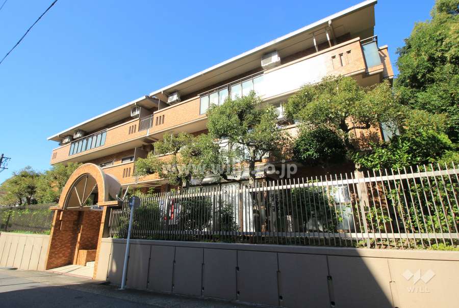 三井農林東山元町ハイツA棟の外観（南東側から）
