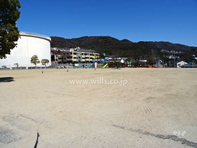 敷地南西側に位置する本山親子遊園