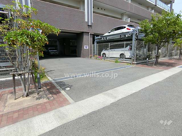 駐車場出入り口