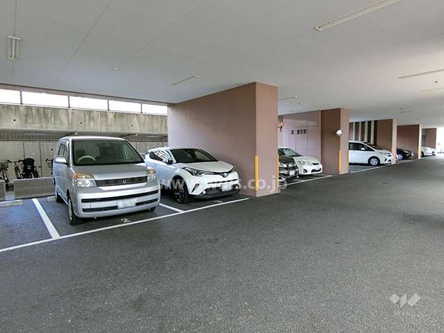 敷地内駐車場（屋内平面式）