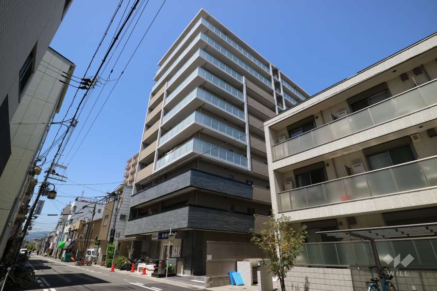 プレサンスロジェ西宮鳴尾の外観（南東側から）