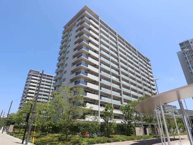 プラウドシティ塚口マークフォレストの外観（南西側から）（C棟）