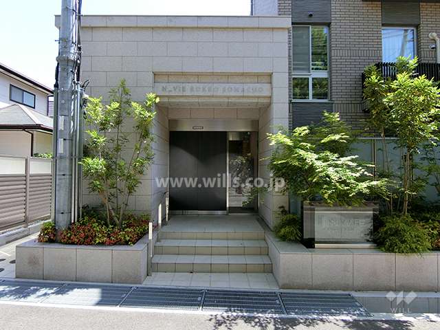 エントランス（正面から）