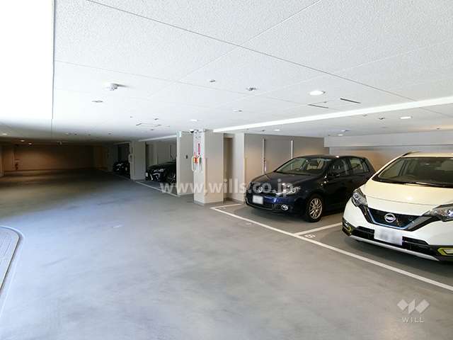 敷地内駐車場（屋内平面式）