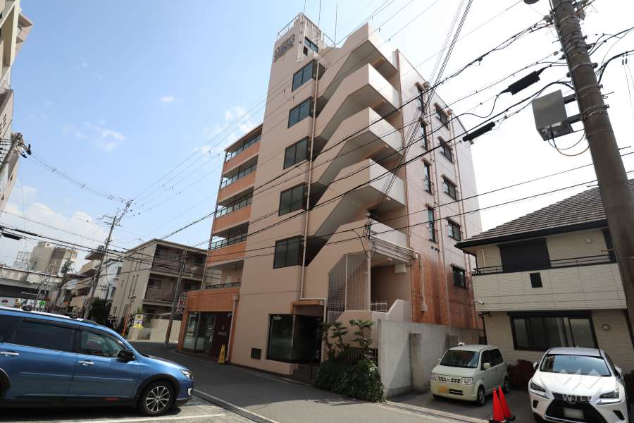 ライオンズマンション豊中西口の外観（北西側から）