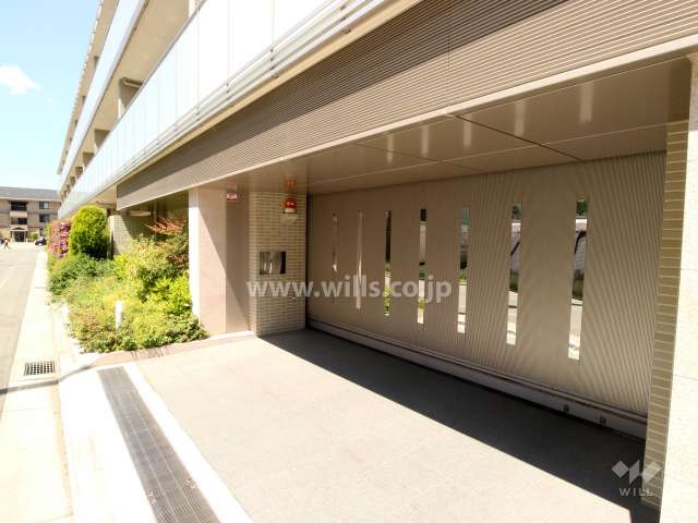 駐車場出入り口