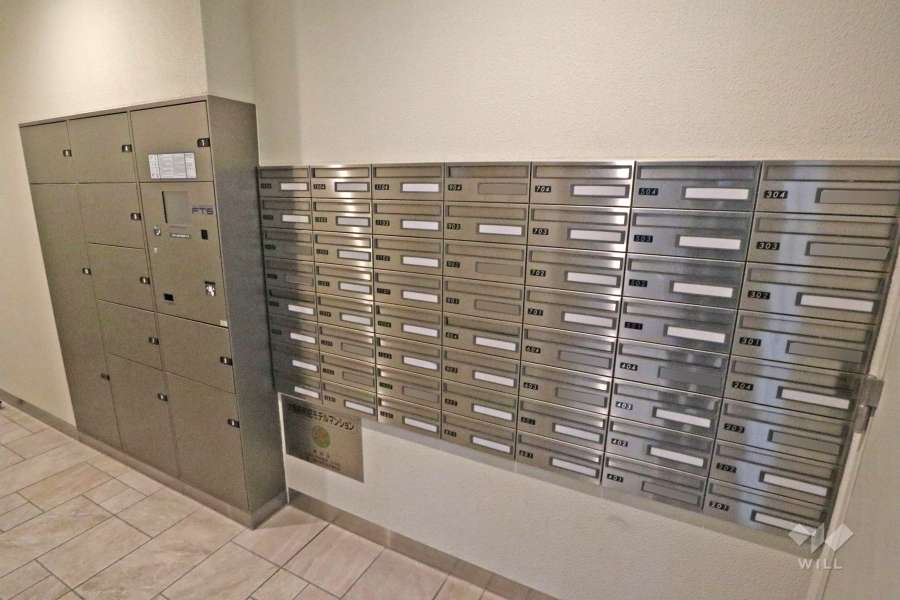 共用ポストと宅配ボックス