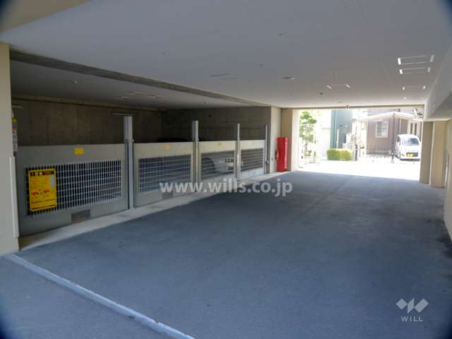 敷地内駐車場（屋内機械式）