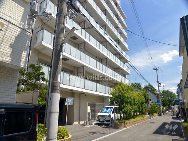 敷地南側の前面道路