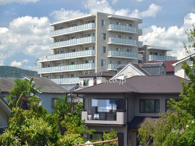 Brillia高槻桜堤公園の外観遠景（南東側から）