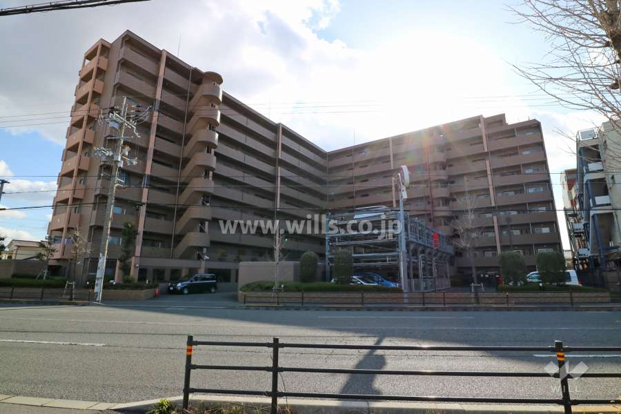 アーバンビュー高槻アンソレイユの外観(北側から)