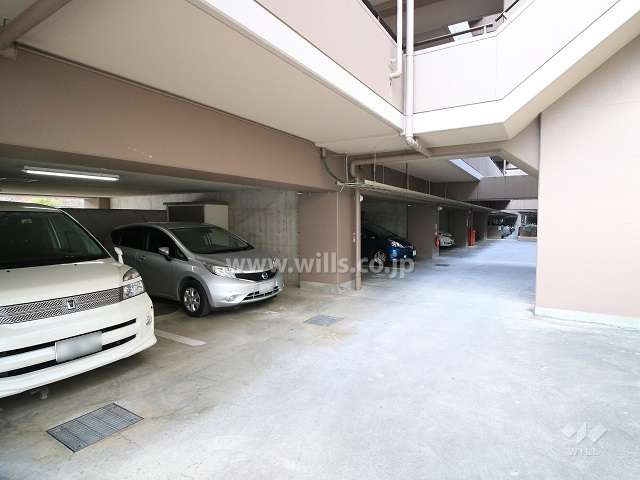 敷地内駐車場（屋内平面式）