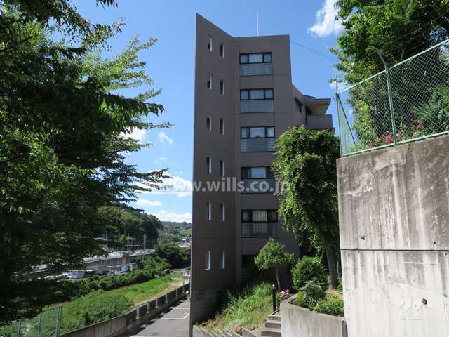 アルテ高槻の外観（南東側から）