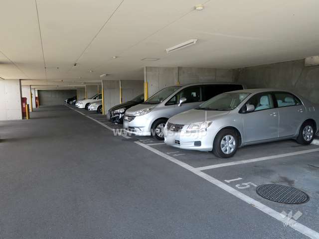 敷地内駐車場（屋内平面式）