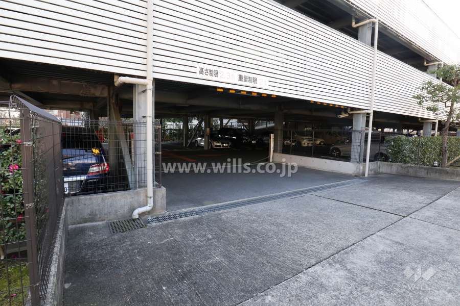 北側駐車場入り口