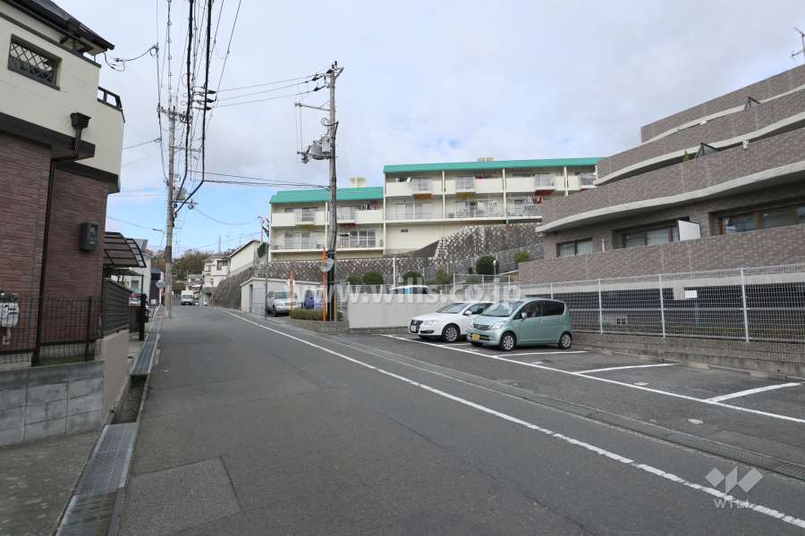 イトーピア高槻松が丘B棟の遠景