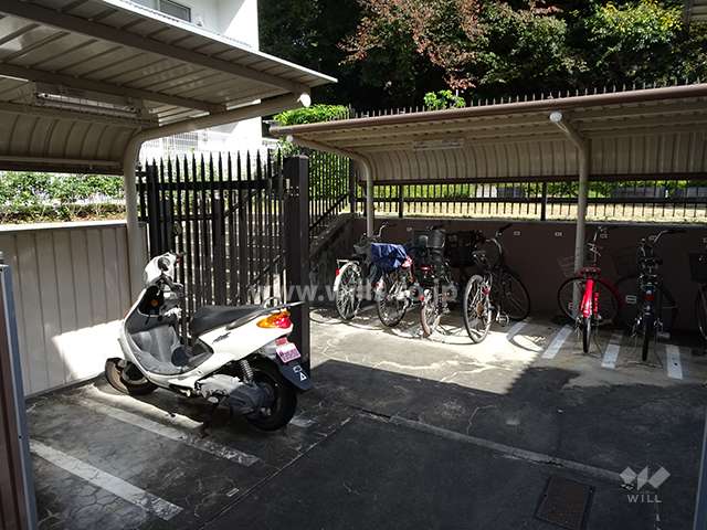 駐輪場とバイク置場